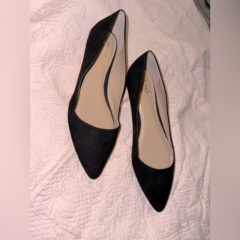 Pointed Toe Flats - Picture 2 of 6